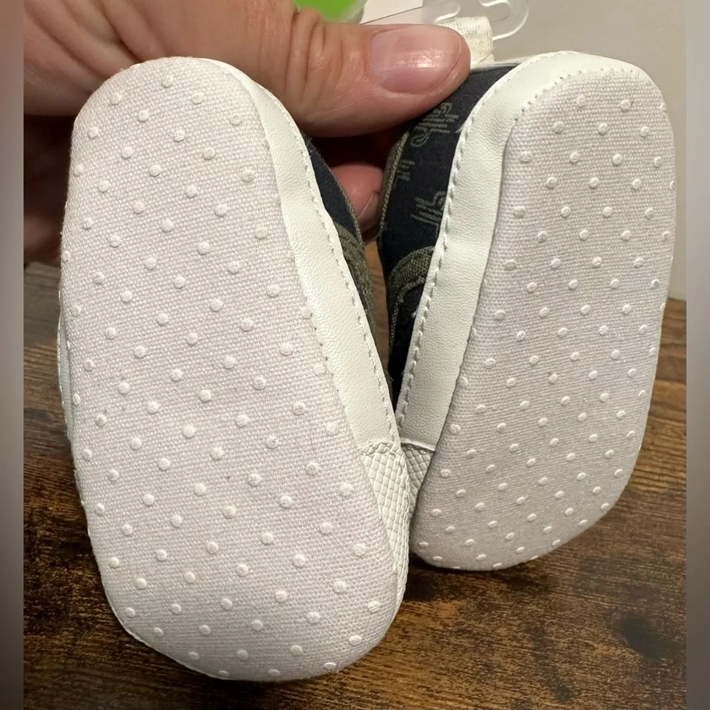 Carters Lot Of 2 Pairs Baby Boy Shoes/Sandals NWT Size 1 (0-3 months )